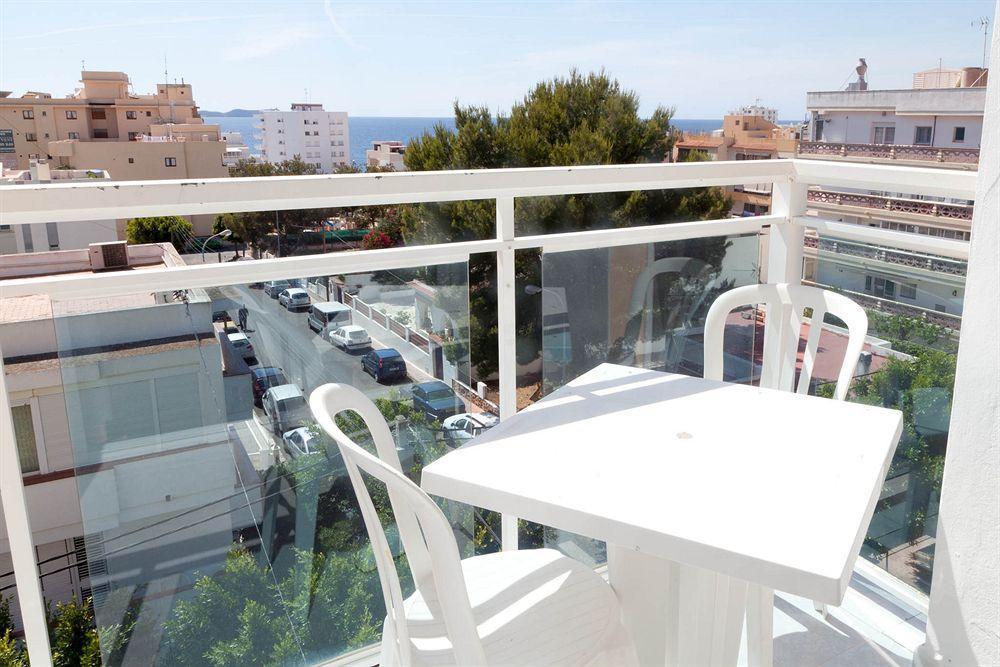 Hotel Apartamentos Vibra Central City - Adults Only San Antonio  Exterior photo