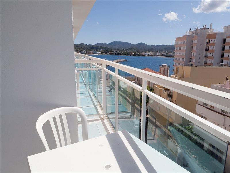 Hotel Apartamentos Vibra Central City - Adults Only San Antonio  Exterior photo