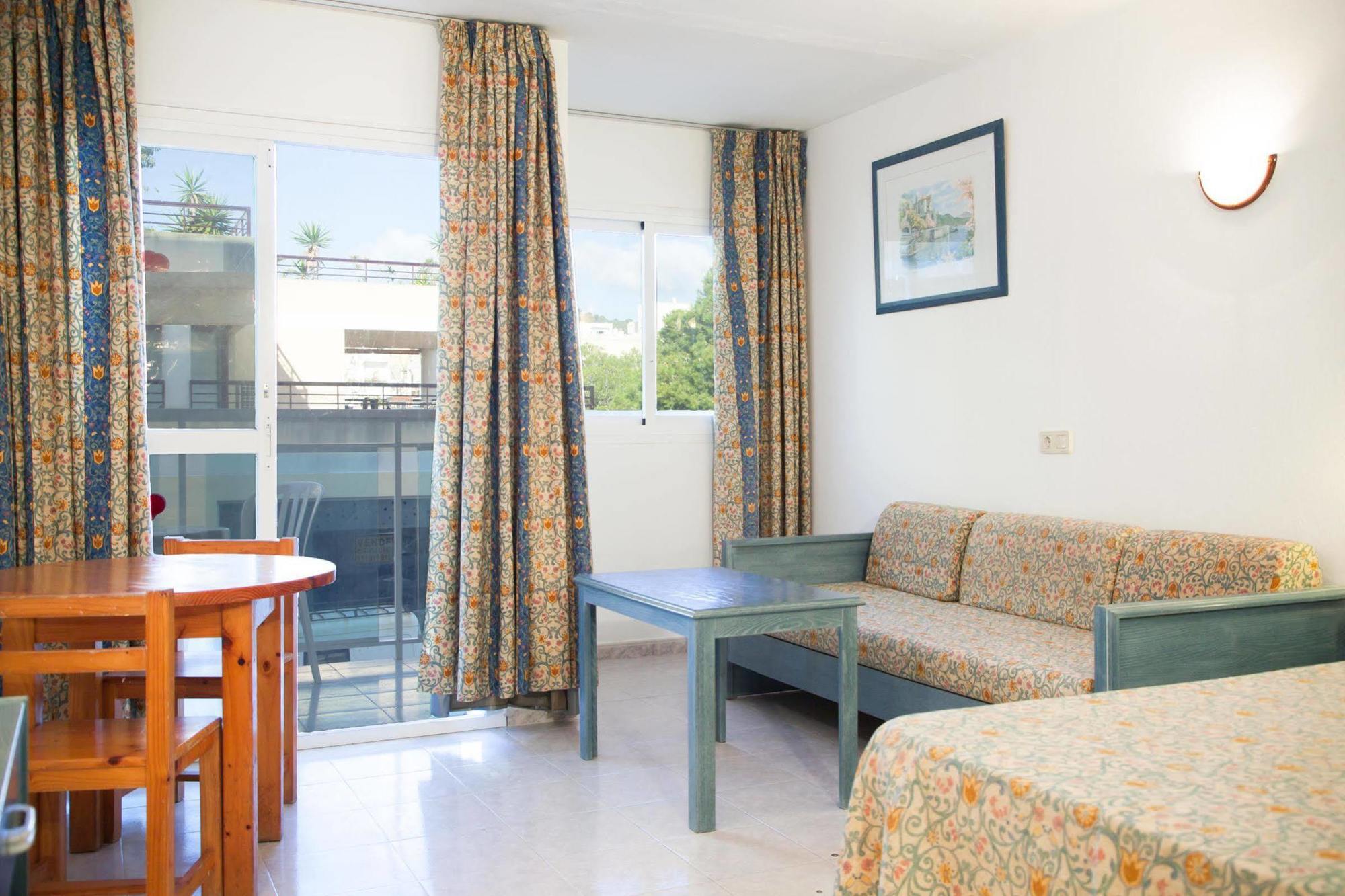 Hotel Apartamentos Vibra Central City - Adults Only San Antonio  Exterior photo